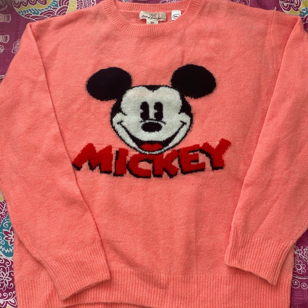 🍒 Disney Mickey Mouse long-sleeve Size M. NWT